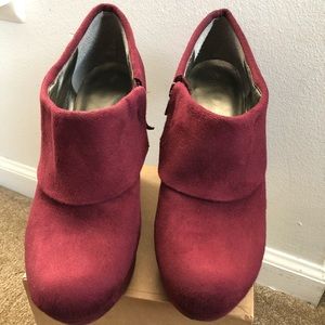 Suede Mossimo wedge heels booties mauve wine